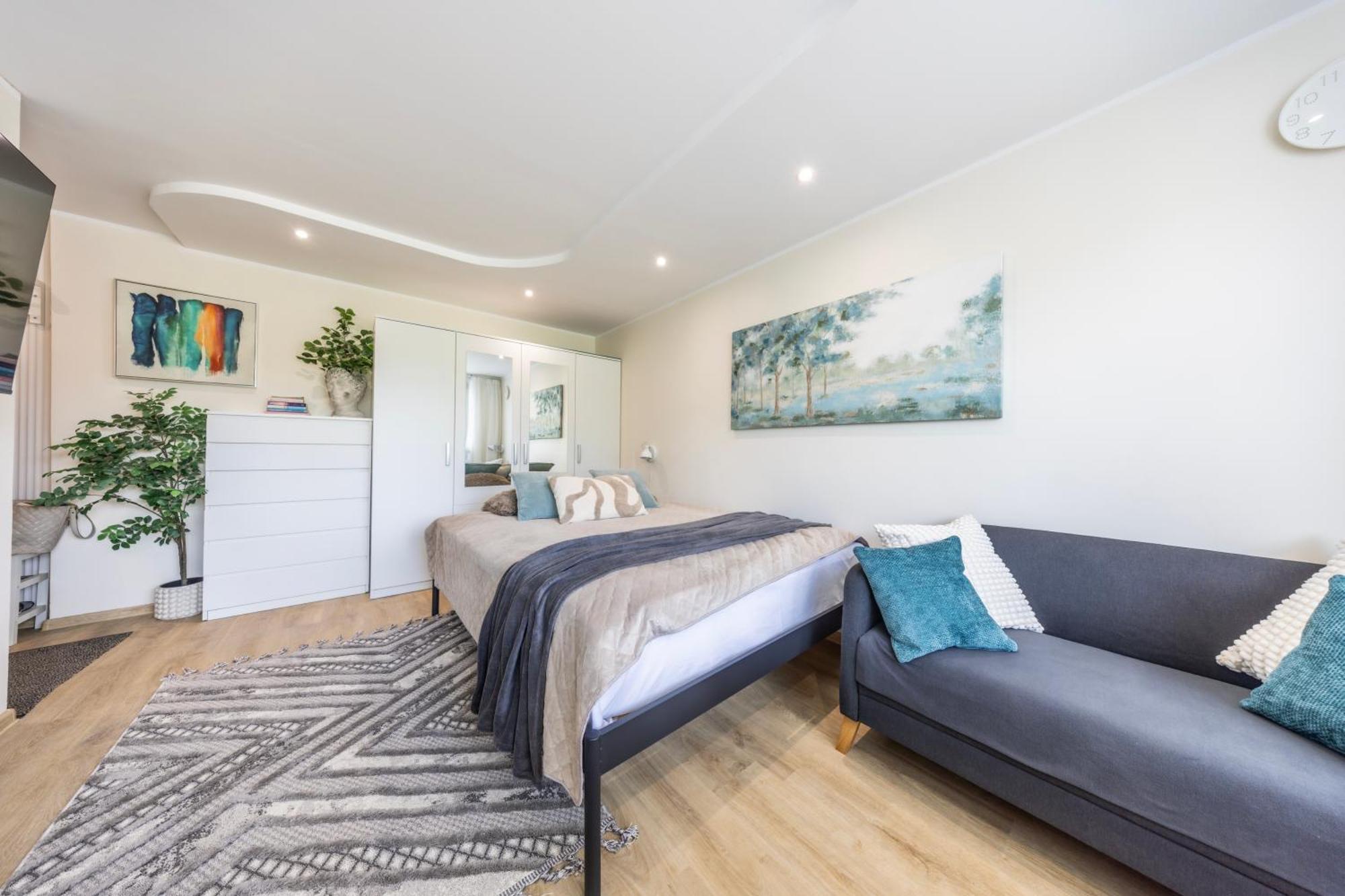 Stella's Airport - Near Airport And Bus Station - Near Tram, Bus And Train Stops - Free Wifi, Parking And Netflix - Bath - New Renovation Tallinn